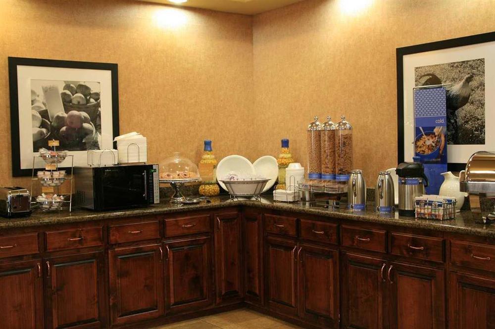 Hampton Inn & Suites Gallup Restoran fotoğraf